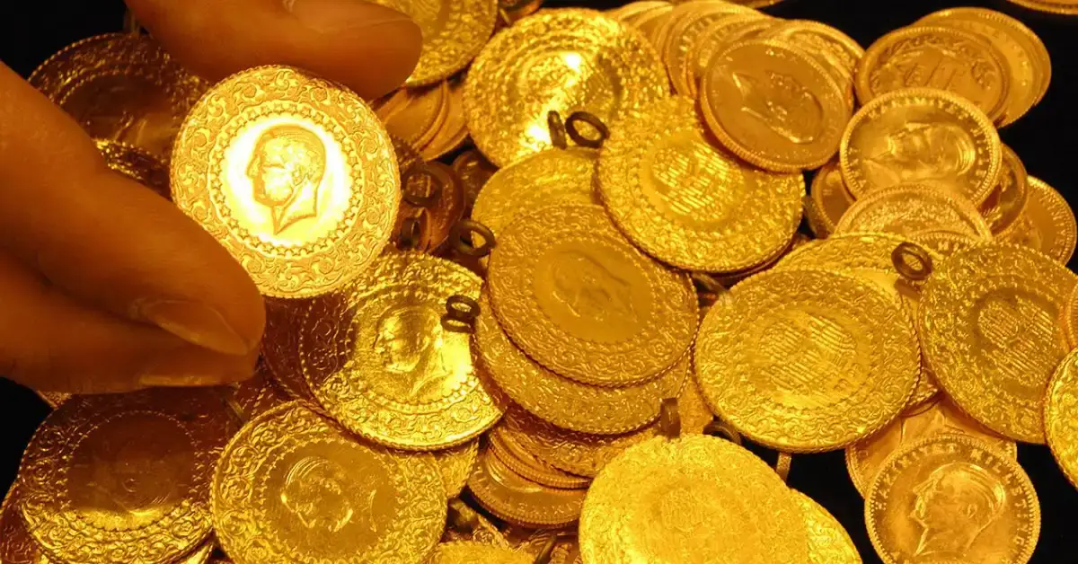 Gram altın fiyatının yükselişini gösteren grafik ve altın görselleri