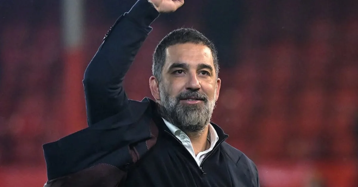 Arda Turan Shakhtar Donetsk teknik direktörü olarak Ahmed Kutucu'yu transfer etmek istiyor