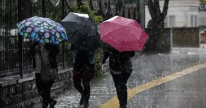 Meteoroloji yeni haftada Türkiye'nin iç ve kuzey kesimlerinde sağanak ve gök gürültülü sağanak yağışlar uyarısı yaptı.