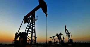 Orta Doğu'daki gerilim nedeniyle Brent petrol fiyatları 105 doların üzerine çıktı.