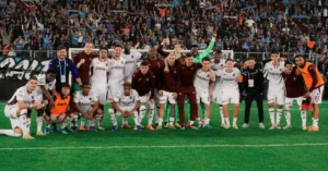 Trabzonspor'un Ziraat Türkiye Kupası yarı final maçındaki galibiyeti sonrası sevinen oyuncular