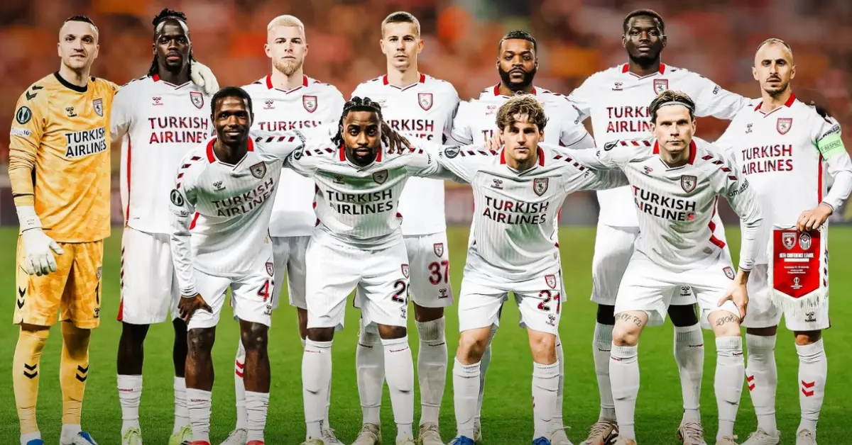 Samsunspor futbol takımı oyuncuları sahada