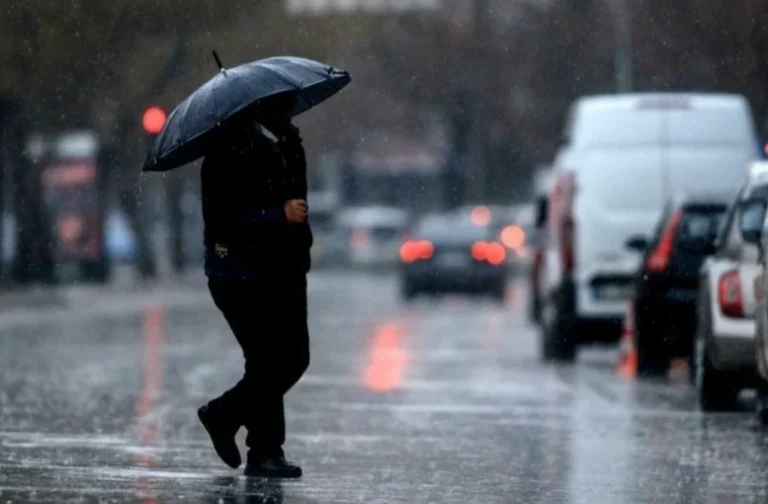 Meteoroloji'den hafta sonu için kuvvetli yağış ve fırtına uyarısı