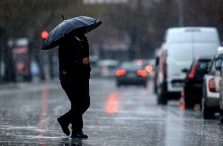 Meteoroloji'den hafta sonu için kuvvetli yağış ve fırtına uyarısı