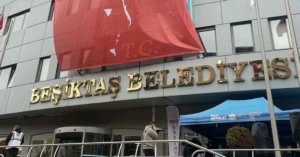 Beşiktaş Belediyesi'ne yönelik rüşvet ve kara para aklama operasyonu kapsamında gözaltına alınan şüpheliler ve ele geçirilen materyaller