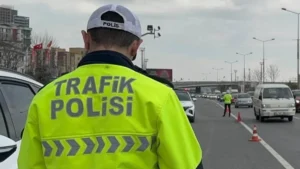 Kurban Bayramı'nda trafik güvenliğini sağlamak için görev yapan personel ve alınan önlemler