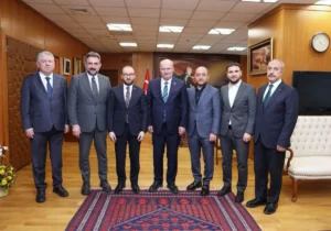 Müteahhitlerin SGK asgari işçilik sorununun çözülmesini simgeleyen görsel