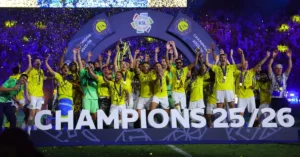 Cristiano Ronaldo ve Al Nassr takımının Suudi Arabistan Pro Lig şampiyonluğunu kutladığı görsel