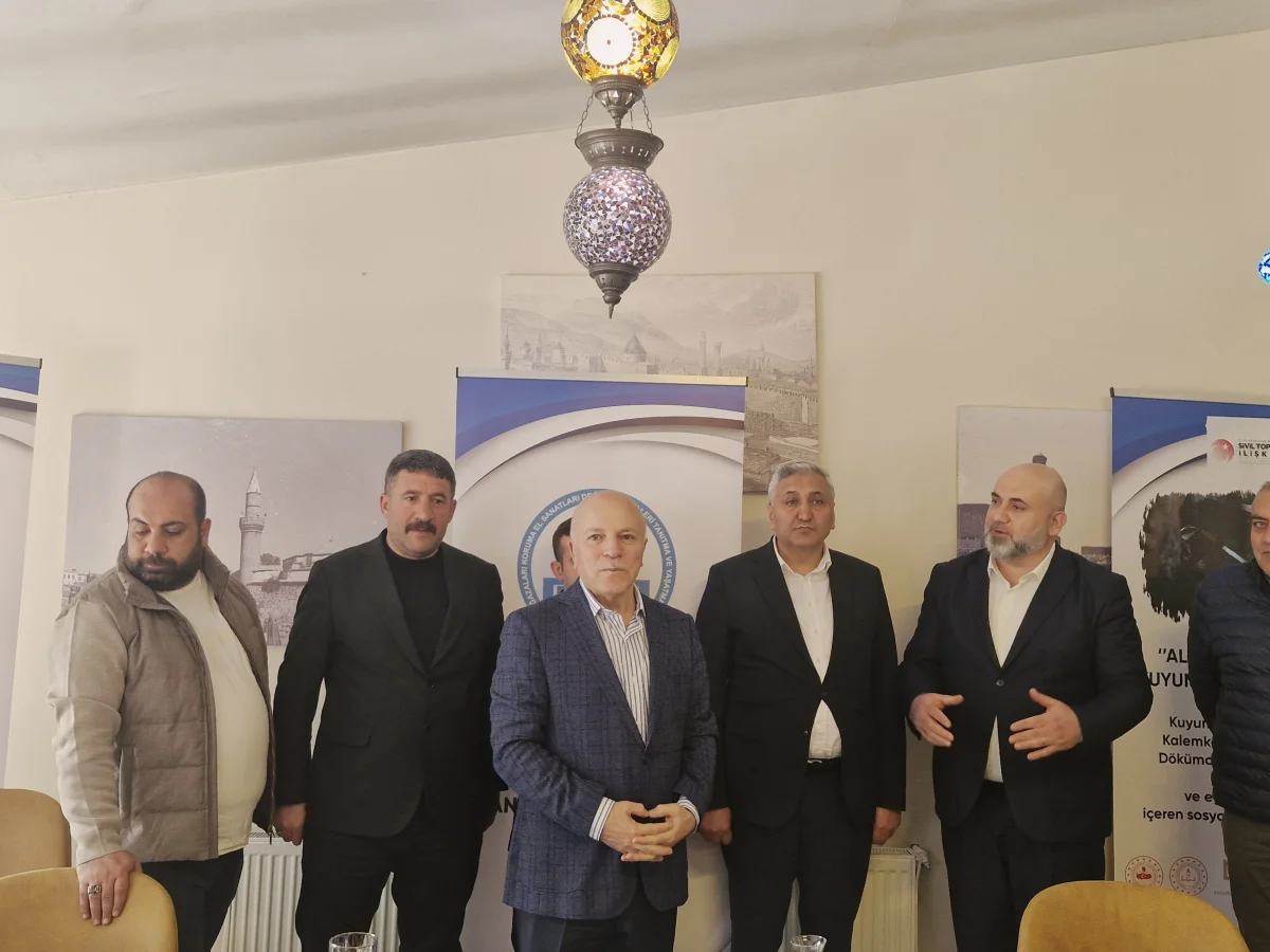 Erzurum'da düzenlenen takı tasarımı ve el sanatları kursu sertifika töreni