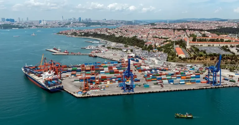 Türkiye'nin ihracatta ulaştığı tarihi rekoru temsil eden bir görsel