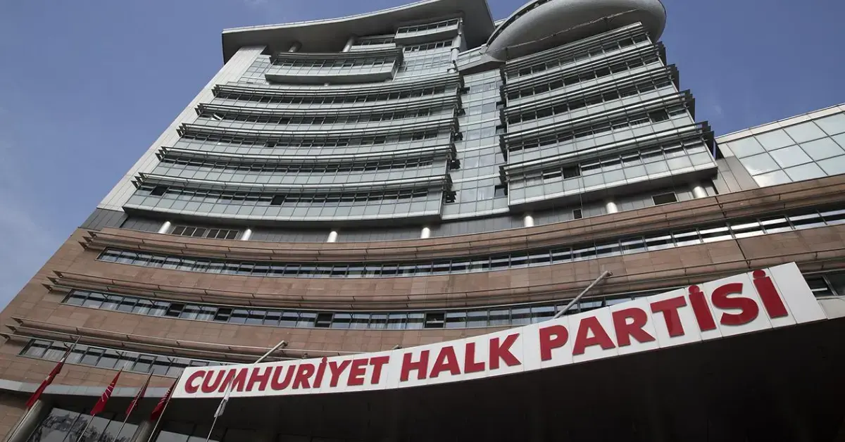 CHP Genel Başkanı Kemal Kılıçdaroğlu ve TBMM Grup Başkanı Özgür Özel'in heyetlerinin parti stratejilerini görüşmek üzere bir araya geldiği toplantı.