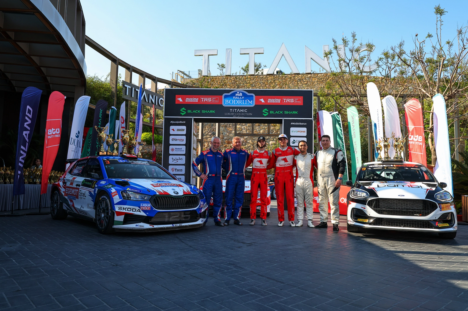 Bodrum Rallisi'nde zafer kazanan Kerem Kazaz ve Corentin Silvestre ekibi
