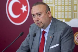 CHP Uşak Belediye Başkanı Özkan Yalım'ın partiden ihraç edildiğini gösteren görsel