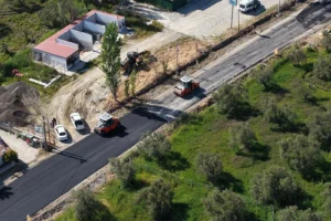Balıkesir Gömeç Karaağaç-Artur yolunda asfalt çalışması