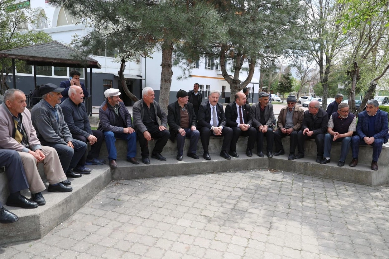 Melikgazi Belediyesi tarafından Osmanlı Mahallesi'ne yapılan yeni sosyal tesisin peyzaj çalışmalarından genel görünüm