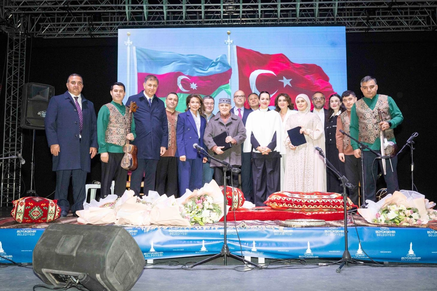 İzmir ve Bakü arasındaki 40 yıllık kardeşlik ilişkisi sanat ve kültür etkinlikleriyle kutlandı