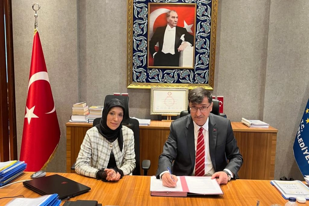 Kütahya Belediyesi ve Biyonik Kulaklı İşitme Engelliler Derneği afetlere hazırlık iş birliği protokolü imza töreni