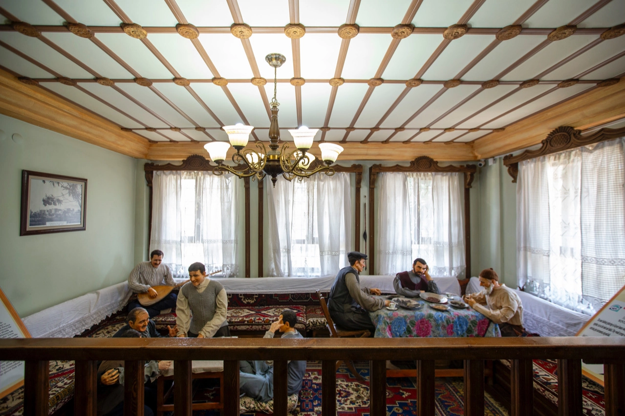 Kayseri Evi, geleneksel Türk ev yaşamını sergileyerek kültürel mirası gelecek nesillere aktarıyor.