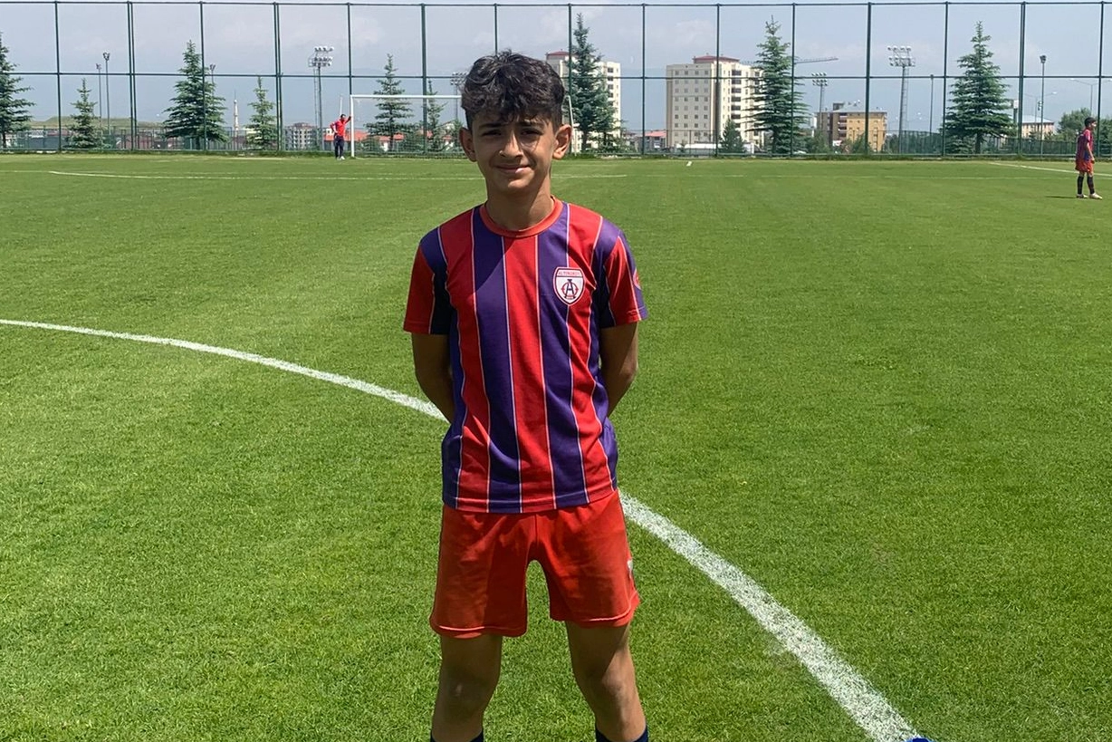 Artvinli genç futbolcu Miraç Değirmenci, U14 Milli Takımı'nın İspanya kadrosunda yer aldı.