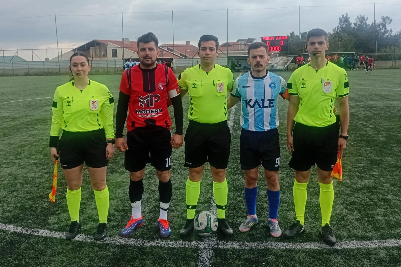 Keşan'da oynanan futbol maçında hakeme yumruk atılması sonrası maçın tatil edildiğini gösteren kapak görseli.