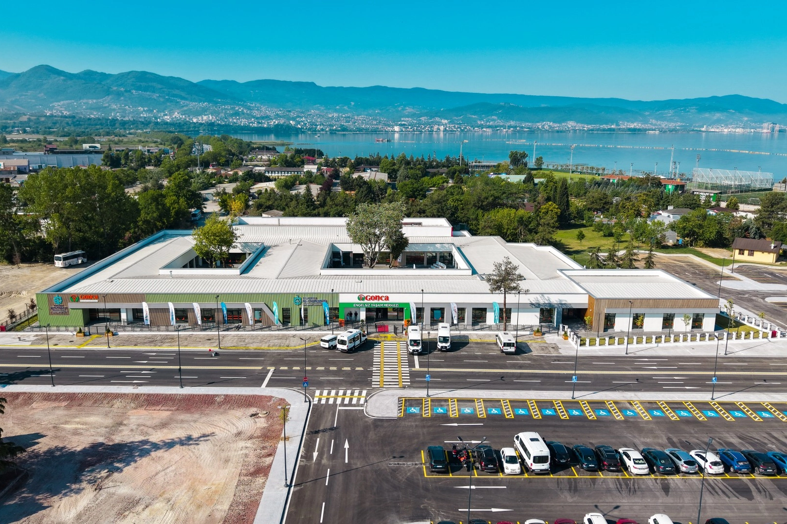 Kocaeli Büyükşehir Belediyesi'nin İzmit'te hayata geçirdiği modern yaşam merkezi projeleri
