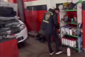 Polis ekiplerinin 'change oto' operasyonunda ele geçirilen araçlar