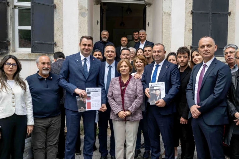 CHP İzmir İl Başkanı Çağatay Güç Bornova'da halkla buluştu