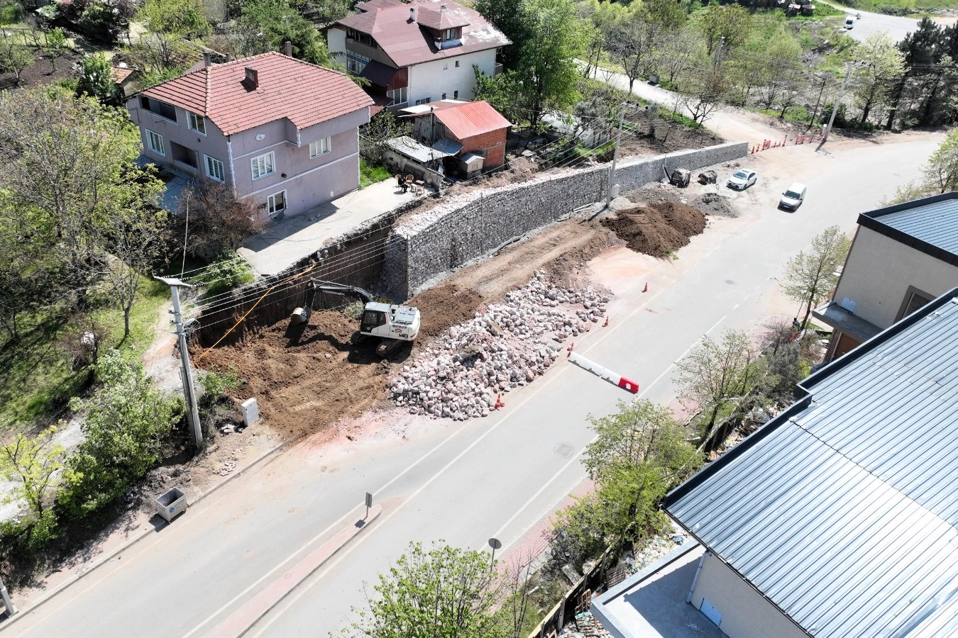 Kocaeli Başiskele'de Hoca Ahmet Yesevi Caddesi'nde gerçekleştirilen üstyapı yenileme çalışmaları