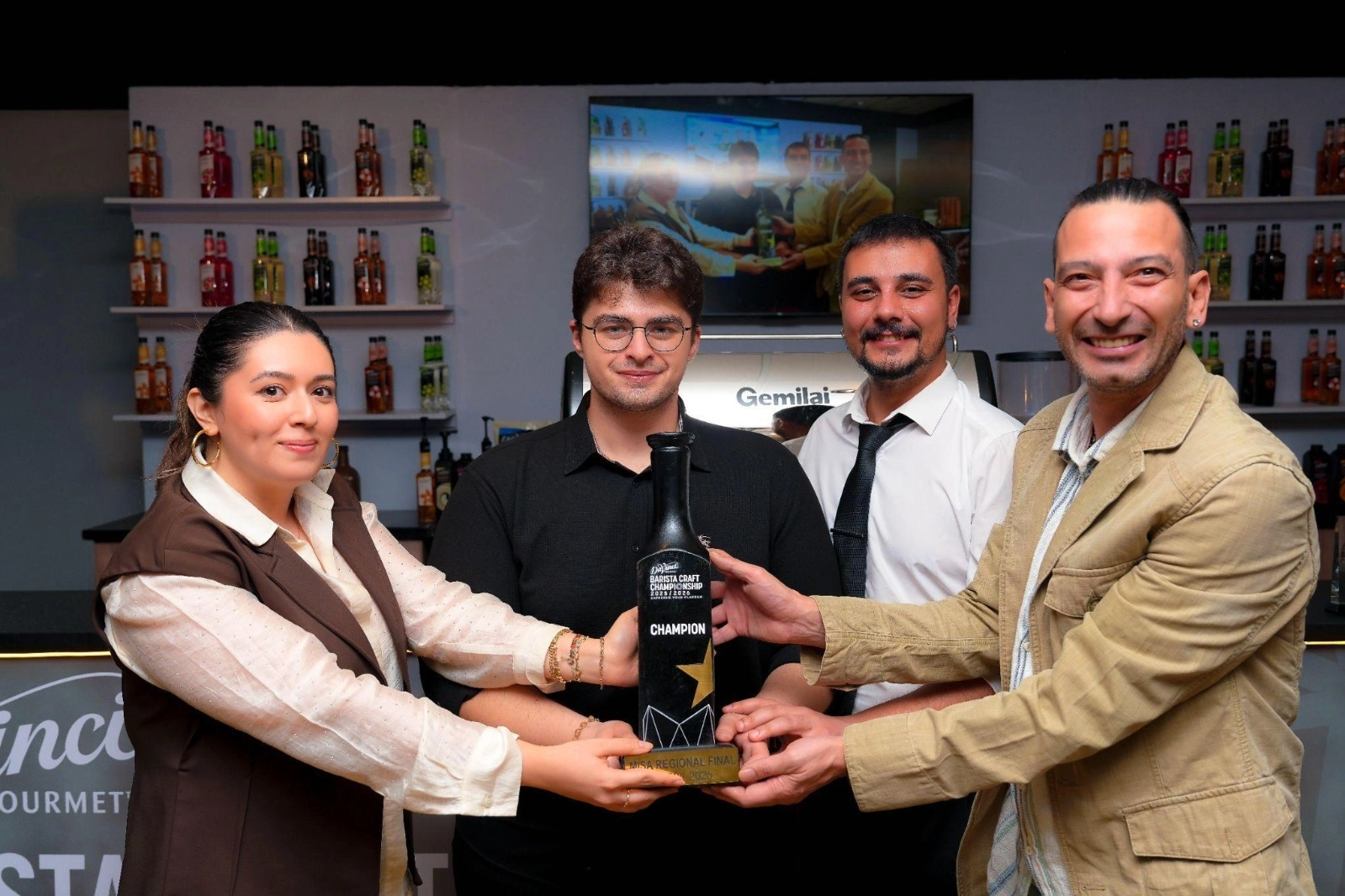 Çetin Alpay Başkan DaVinci Gourmet Barista Craft MISA Bölge Finali'nde şampiyon oldu