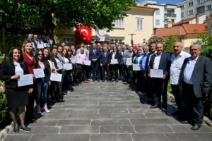 Bornova Muhtarlar Akademisi mezuniyet töreninden genel görünüm