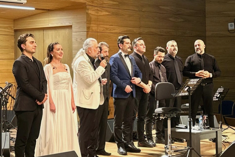 Ankara'da düzenlenen 'Şiir ve Müziğin Büyüsü' konserine yoğun ilgi