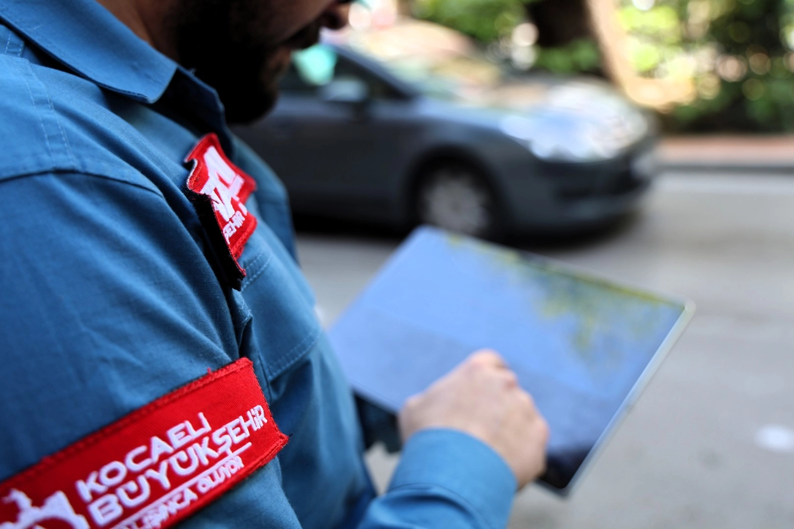 Kocaeli Büyükşehir Belediyesi 'Göz Kulak' ekipleri şehrin sorunlarını yerinde tespit ediyor