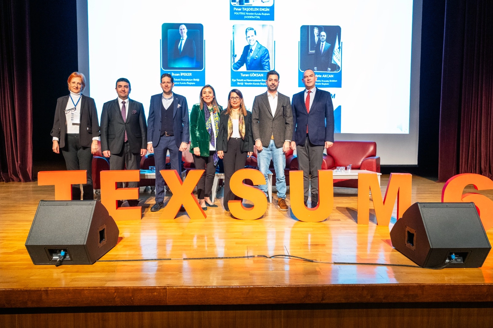 TEXSUM’6 etkinliğinde tekstil sektörünün geleceği masaya yatırıldı.