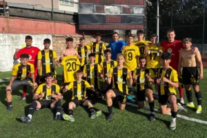 Keşanspor U18 takımı, Akhisar 1922 ile oynayacağı final maçı öncesi sahada