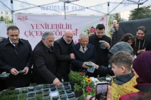 Kayseri Talas'ta düzenlenen Çiçek Şenliği'nin coşkulu açılışından genel görünüm