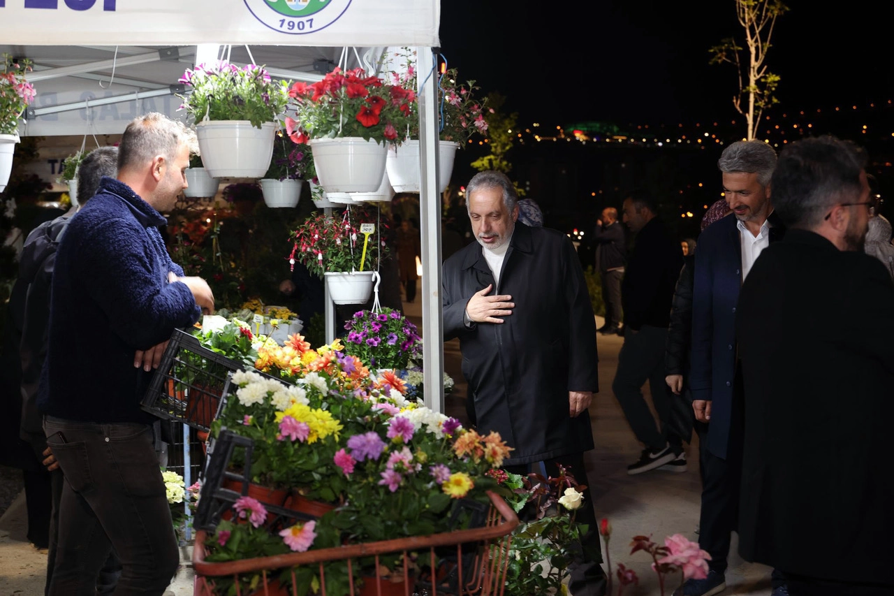Talas Çiçek Şenliği'nde Grup Şantiye konseri