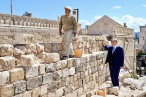 Midyat'ın tarihi dokusu katori taşıyla restore ediliyor