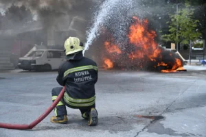 Konya'da gönüllü gençler, itfaiyecilik eğitimi alarak afetlere karşı bilinçleniyor.