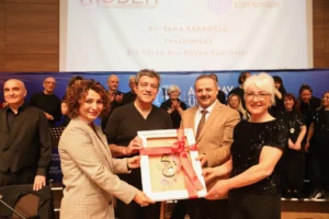 KİGDER Korosu'nun Aksaray Üniversitesi'nde verdiği türkü konseri