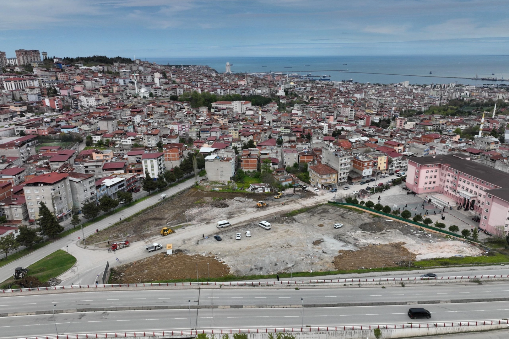Samsun Büyükşehir Belediyesi kentsel dönüşüm projesi kapsamında müteahhit firmalarla ilk imzaların atılması