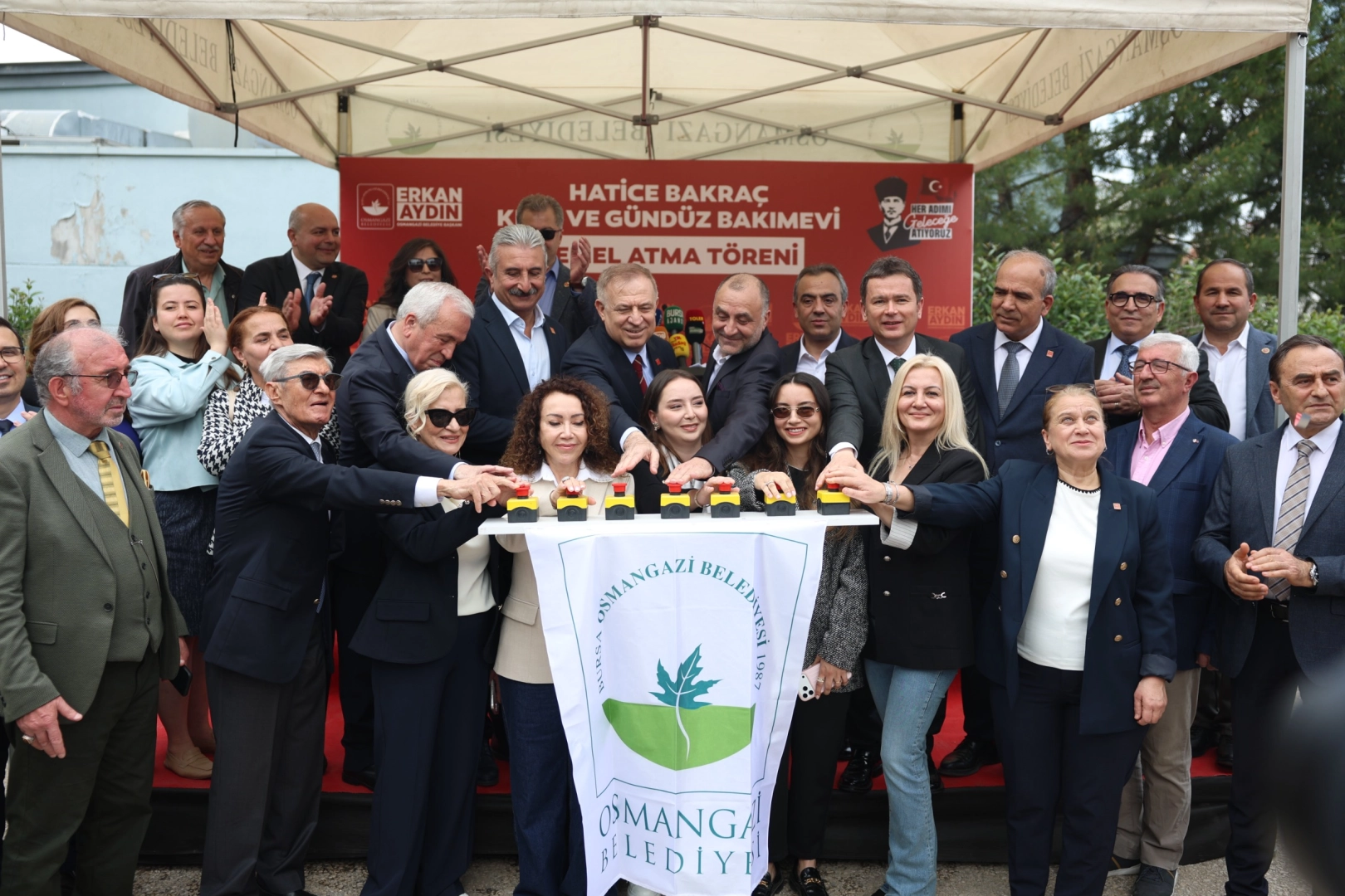 Osmangazi'de Hatice Bakraç Kreş ve Gündüz Bakımevi temel atma töreni