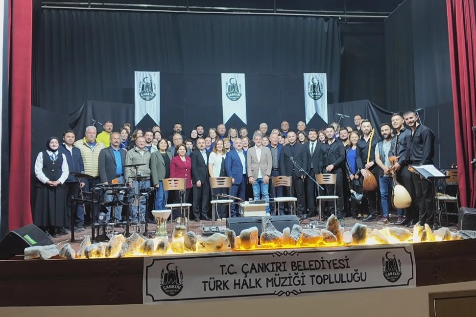 Çankırı'da düzenlenen Türk Halk Müziği koro konserinden bir sahne