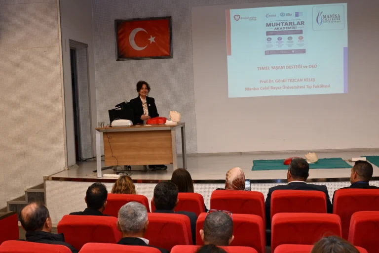 Manisa'da muhtarların hizmet kalitesini artırmaya yönelik Muhtarlar Akademisi eğitimi başladı.