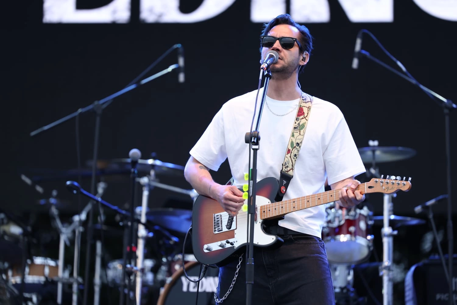 Bursa Kahve Festivali'nde sahne alan Can Bonomo konseri ve vatandaşların yoğun ilgisi.