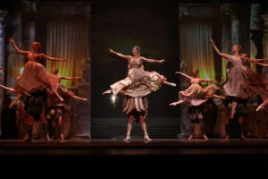 Denizli Opera ve Bale Günleri kapsamında sahnelenen epik Troya operası