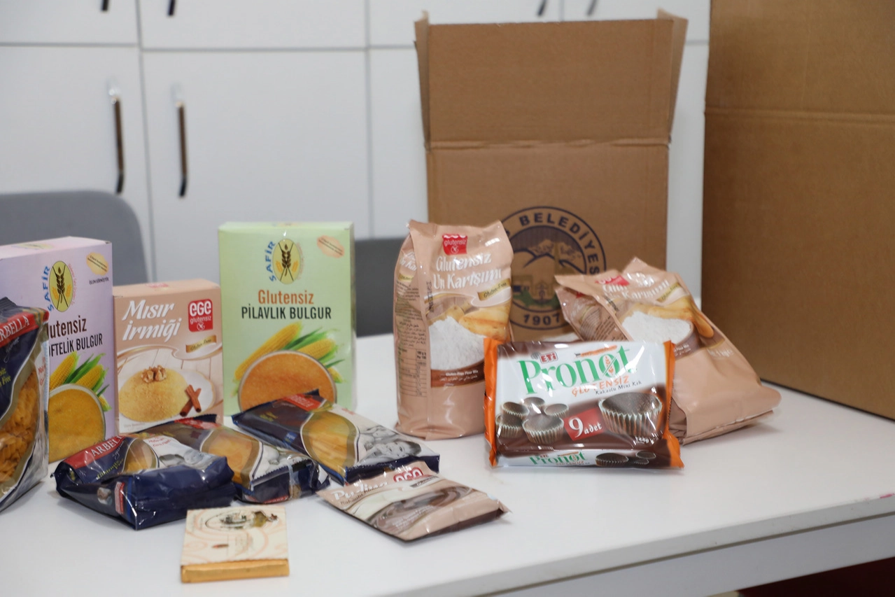 Talas Belediyesi tarafından çölyak hastalarına verilen glutensiz gıda paketleri