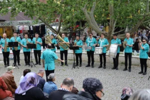Bursa Büyükşehir Belediye Bandosu'nun bahar konserinde sahne aldığı an.