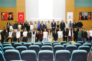 Artvin'de düzenlenen Sporda Etik Yaklaşım ve Çocuğun Korunması eğitim programından genel görünüm.