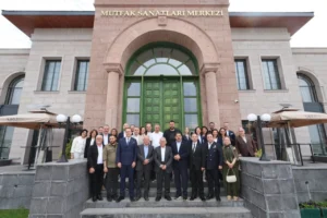 Kayseri Mutfak Sanatları Merkezi'nde TÜRKONFED heyeti ile bir araya gelen Belediye Başkanı Dr. Memduh Büyükkılıç