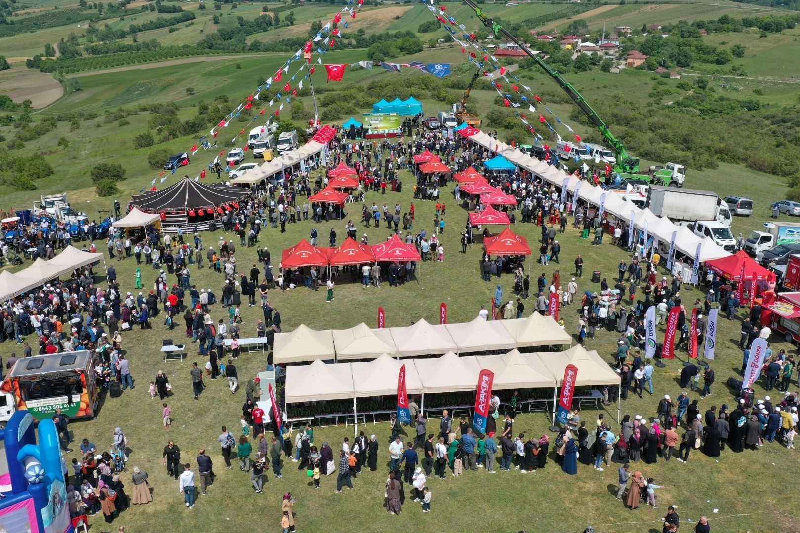 Kocaeli'de düzenlenen çiftçi şenliğinde üreticilerin emeği kutlanıyor, İmera grubu sahne alacak.